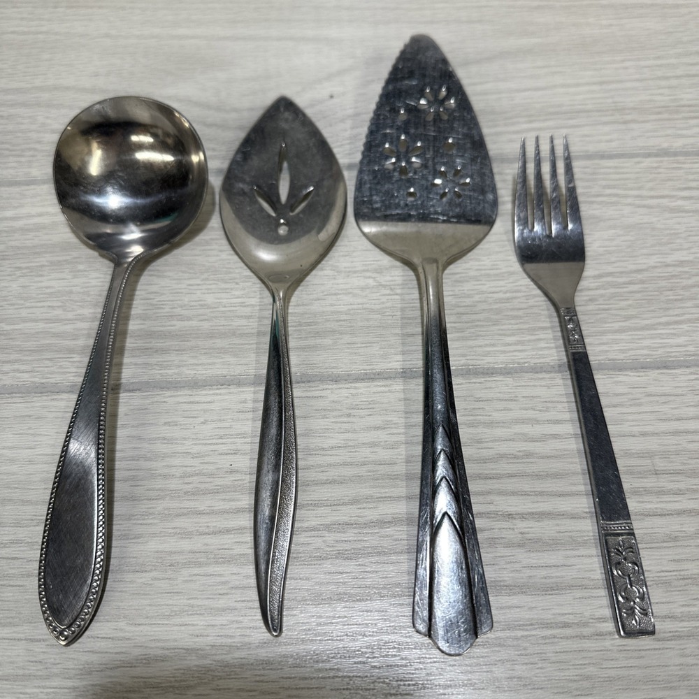 Stainless Steel Flatware (Set‎ of 4) Assorted Manufacturers Vintage